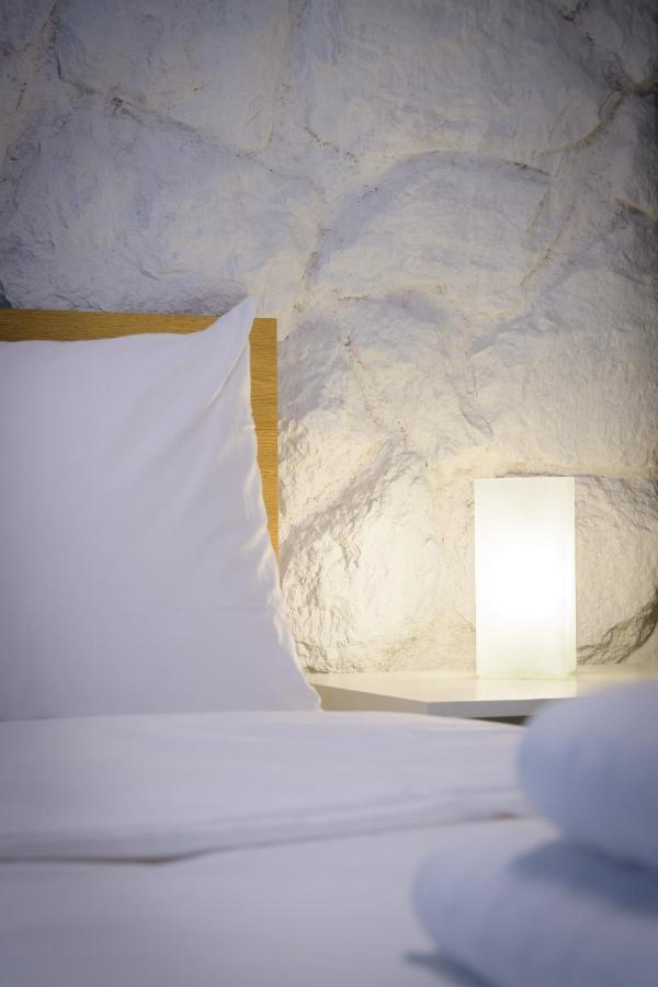 Fully Renovated Underground Flat In Pagrati Appartement Athene Buitenkant foto