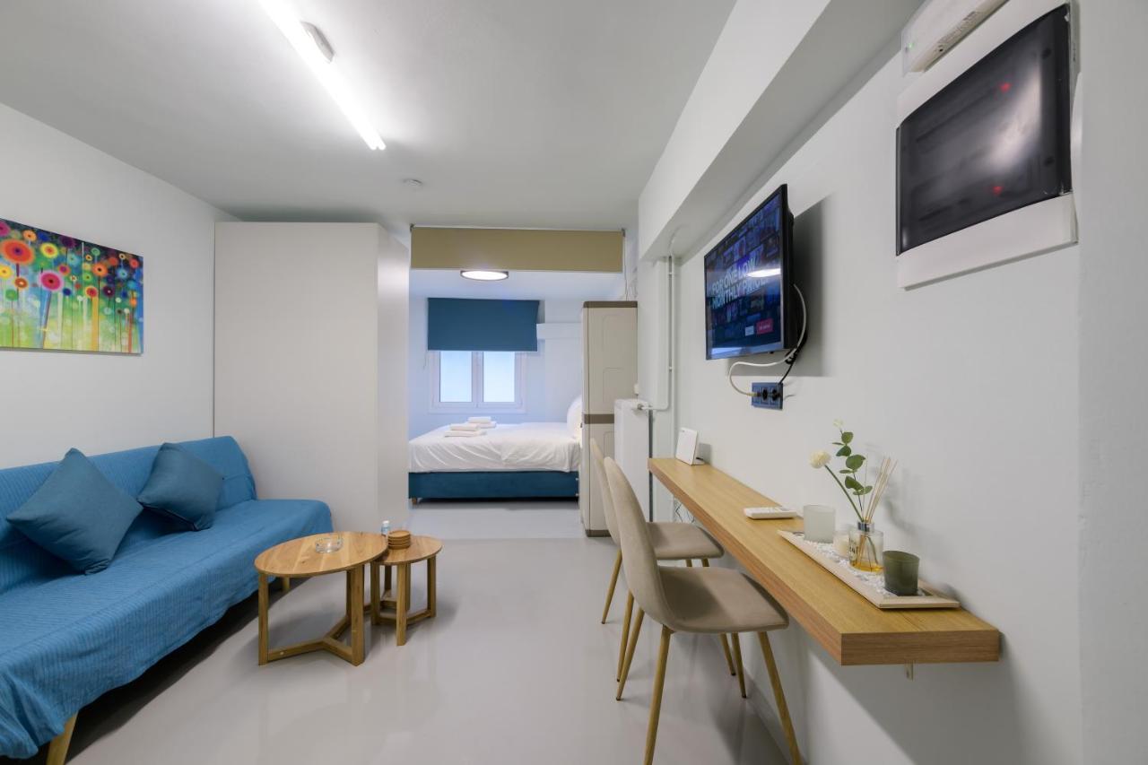 Fully Renovated Underground Flat In Pagrati Appartement Athene Buitenkant foto