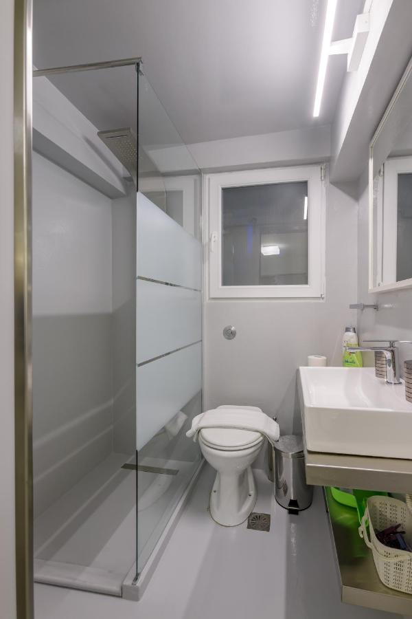 Fully Renovated Underground Flat In Pagrati Appartement Athene Buitenkant foto