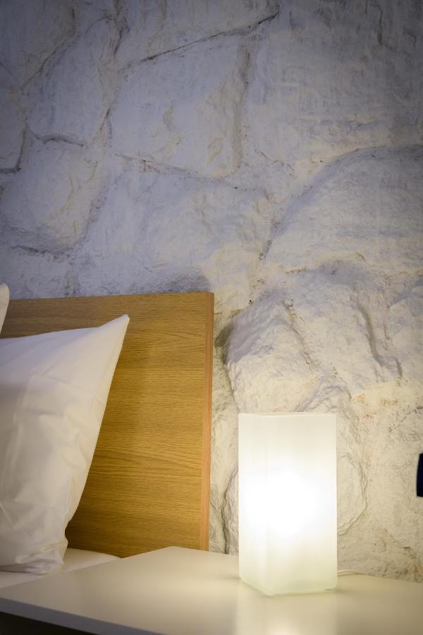 Fully Renovated Underground Flat In Pagrati Appartement Athene Buitenkant foto